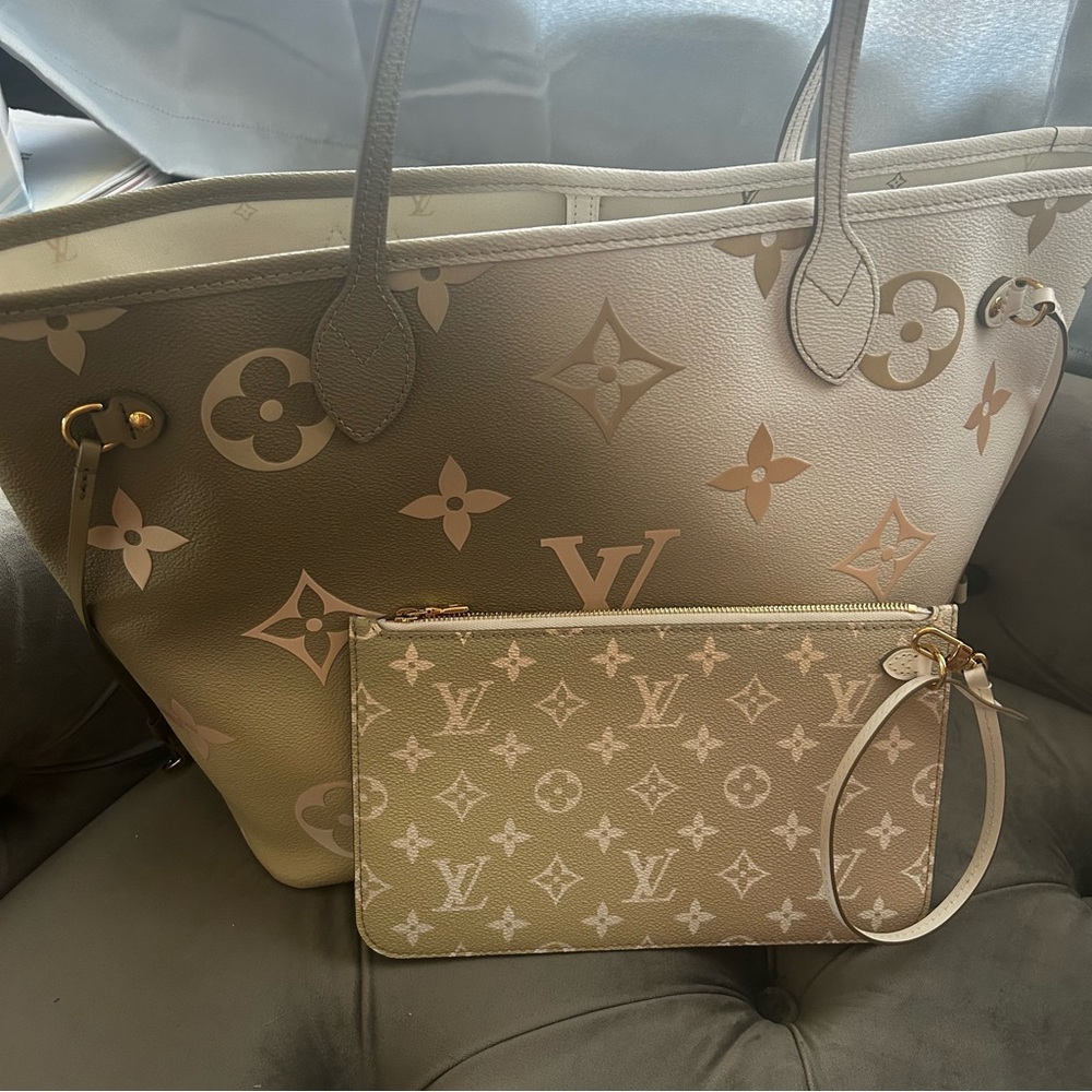 Bundle ✨ Authentic Louis Vuitton Wrist Clutches ONLY - Picture 6 of 8